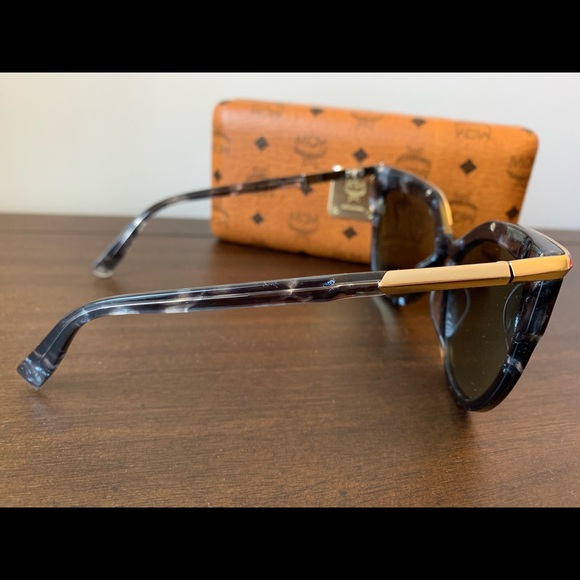 🔥just in🔥Chic MCM Sunglasses - Picture 5 of 8